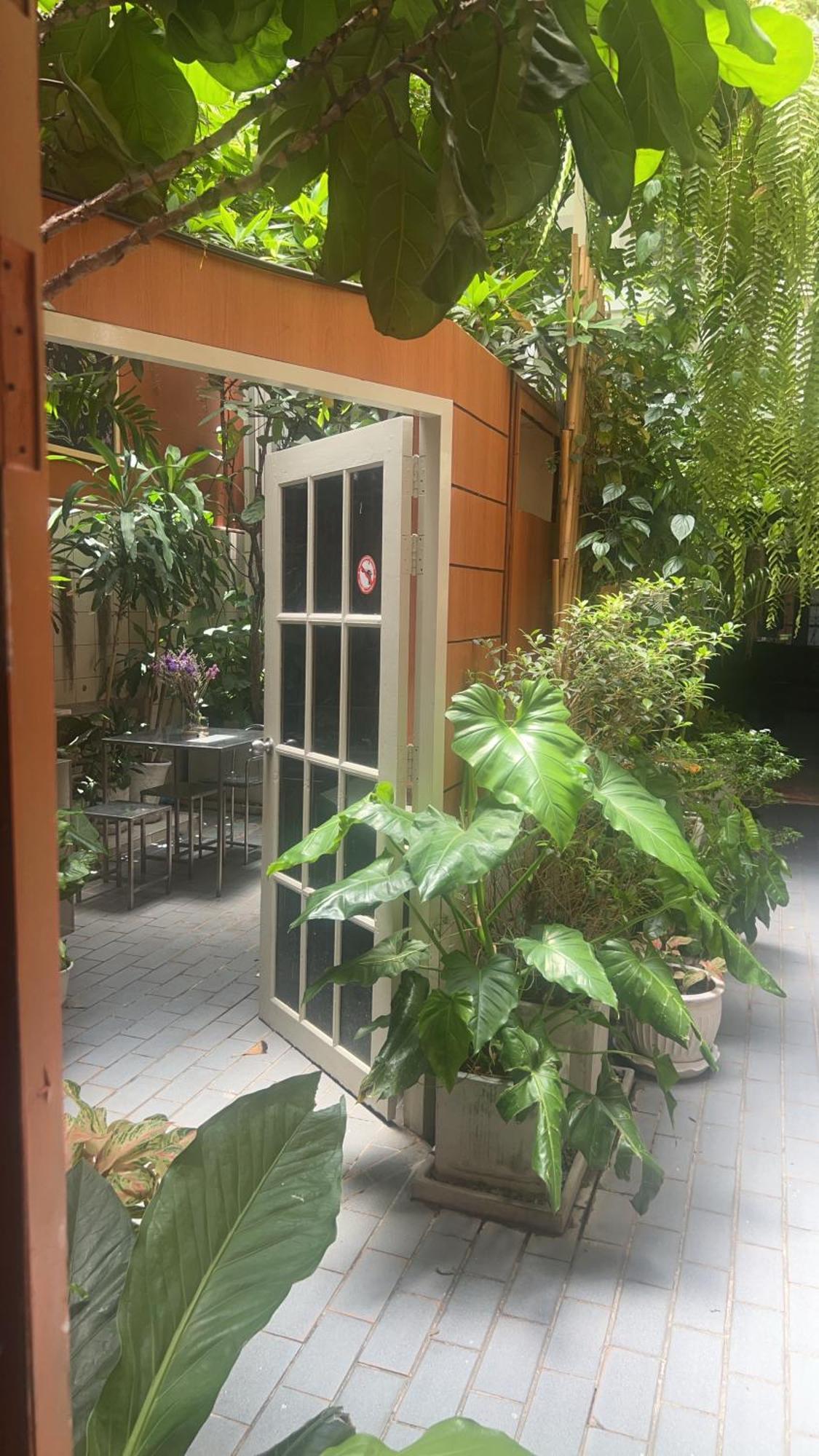 Vonden Garden By Merry V Bangkok Luaran gambar